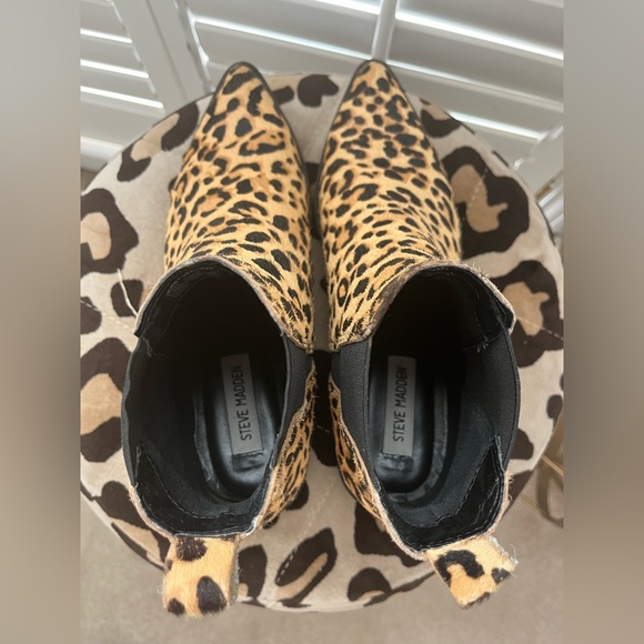 Leopard print, pointed toe Steve Madden booties - Picture 3 of 3